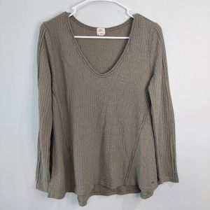 O'Neill t-shirt Large green long sleeve waffle knit v-neck relaxed fit